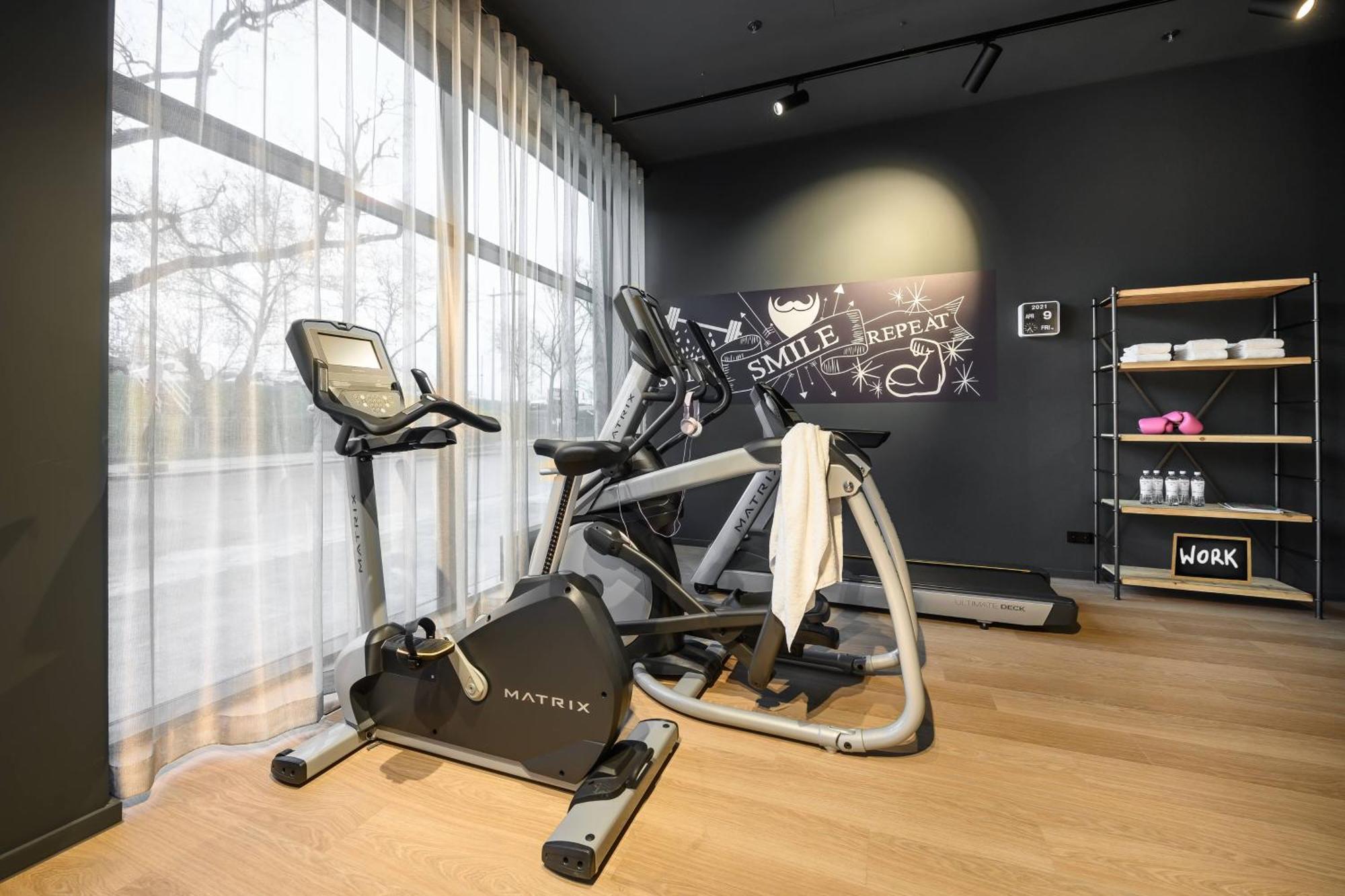 Moxy Dresden Neustadt Esterno foto